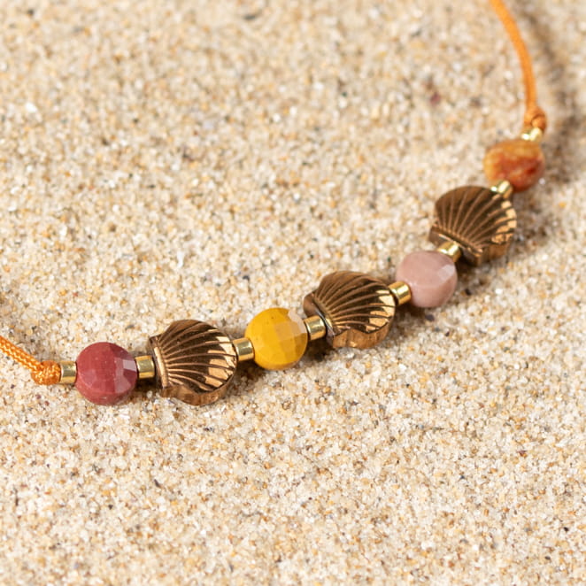 Découvrez Izmir, un bijou inspiré de l’océan fabriqué artisanalement sur l’île d’Oléron.