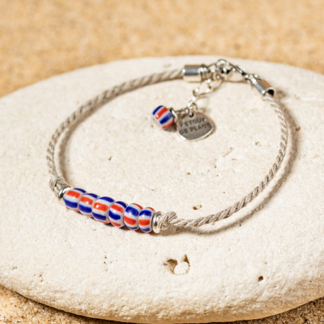 Retour de plage, une entreprise engagée dans le développement durable qui créée et fabrique des bijoux fantaisies made in France sur l’Île d’Oléron.