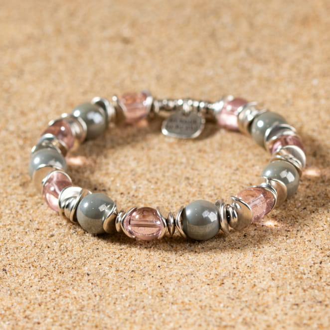 Parme est un bracelet artisanal et fabriqué en France sur la côte Ouest du pays.