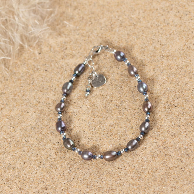 Retour de plage, une entreprise locale engagée dans le développement durable qui créée et fabrique des bijoux fantaisies made in France sur l’Île d’Oléron.