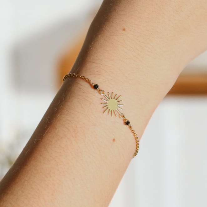 Retour de plage, une entreprise locale engagée dans le développement durable qui créée et fabrique des bijoux fantaisies made in France sur l’Île d’Oléron.