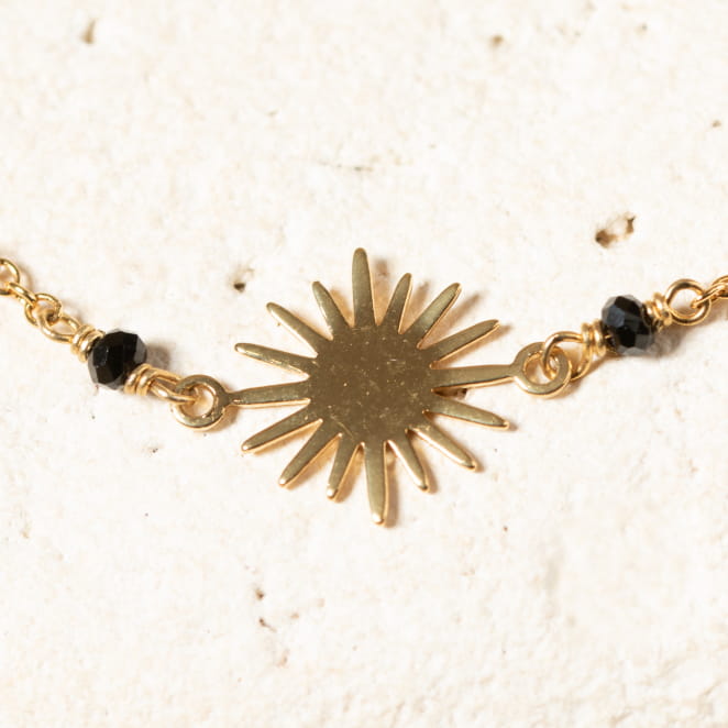 Découvrez Sun, un bijou inspiré de l’océan fabriqué artisanalement sur l’île d’Oléron.