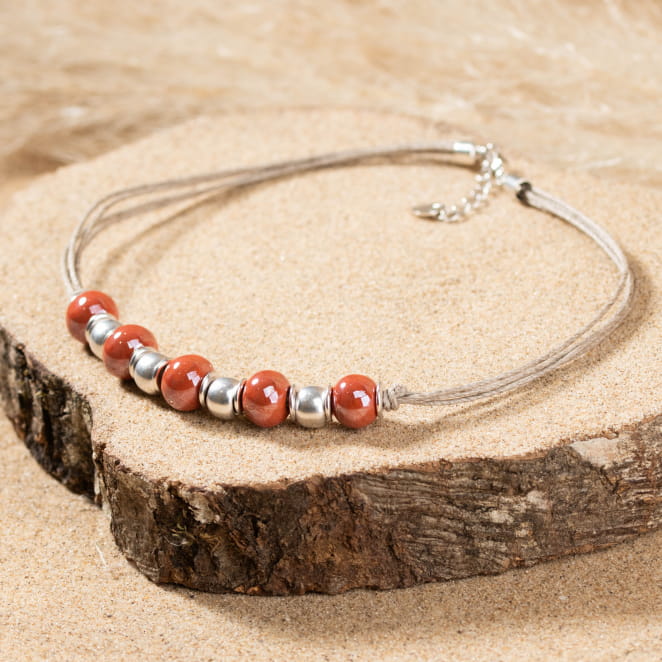 Retour de plage, une entreprise engagée dans le développement durable qui créée et fabrique des bijoux fantaisies made in France sur l’Île d’Oléron.