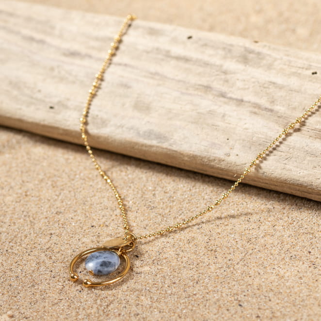 Retour de plage, une entreprise locale engagée dans le développement durable qui créée et fabrique des bijoux fantaisies made in France sur l’Île d’Oléron.