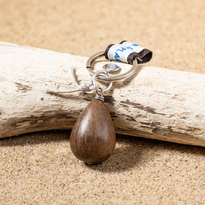 Retour de plage, une entreprise locale engagée dans le développement durable qui créée et fabrique des bijoux fantaisies made in France sur l’Île d’Oléron.