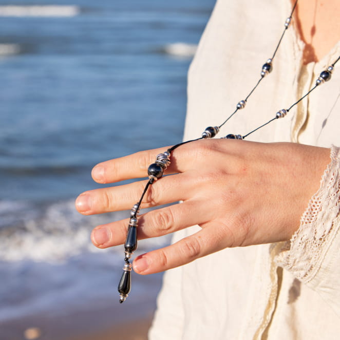 Sautoir Zola argenté et gris anthracite