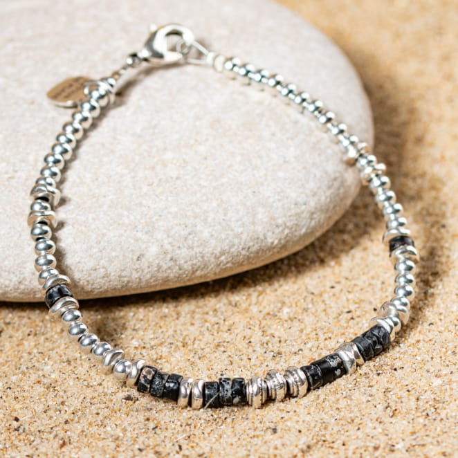 Découvrez Maestro, un bijou inspiré de l’océan fabriqué artisanalement sur l’île d’Oléron.