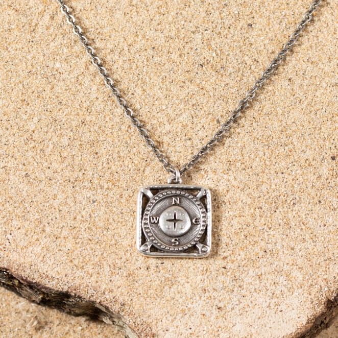 Découvrez Derrick, un bijou inspiré de l’océan fabriqué artisanalement sur l’île d’Oléron.