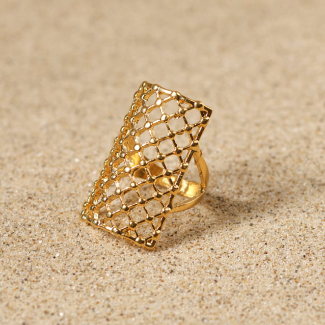 Bague Édith en métal doré, design élégant et fabrication française.