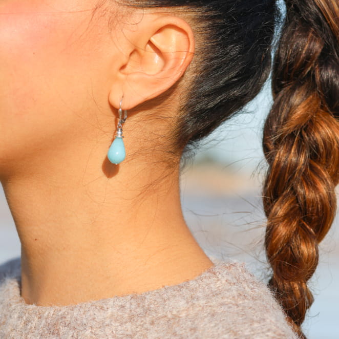 Boucles d’oreilles Sol argentées avec perles bleu ciel, bijou poétique et fait main