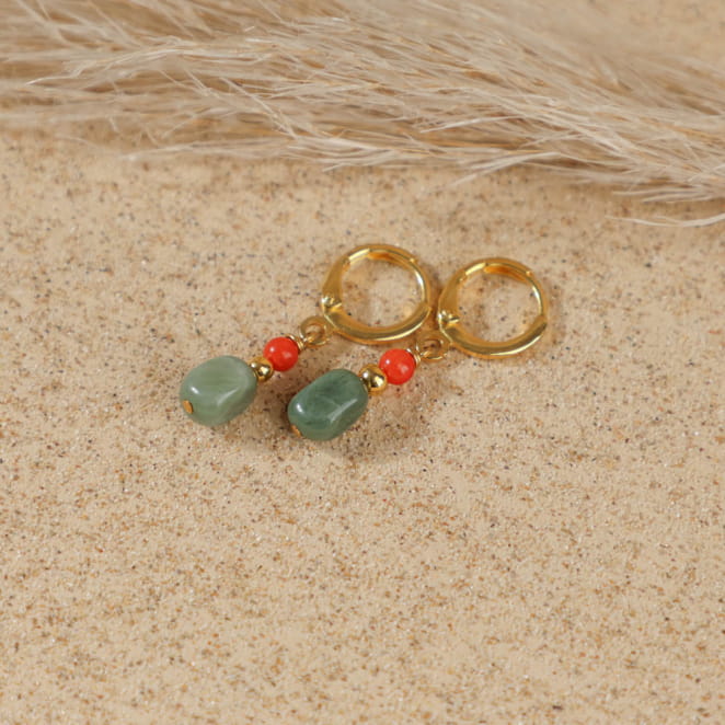 Boucles pendantes Nomia aux tons kaki et dorés, création artisanale française