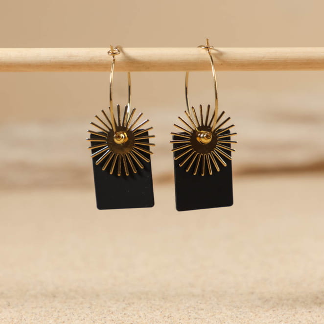 Boucles Samoa dorées avec perles noires, création artisanale française