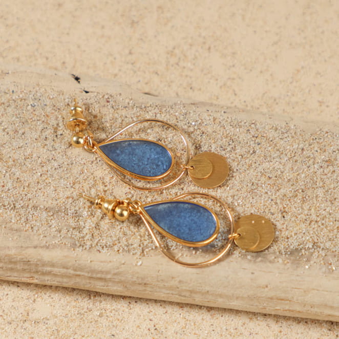 Boucles Vitrail dorées avec perles bleu ciel, fait main en France