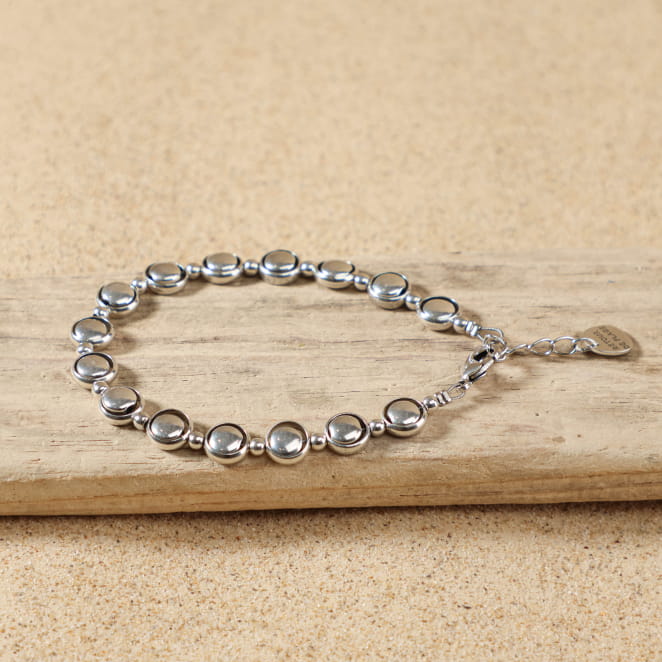 Bracelet Astrod en métal plaqué argent, design minimaliste et fabrication française.