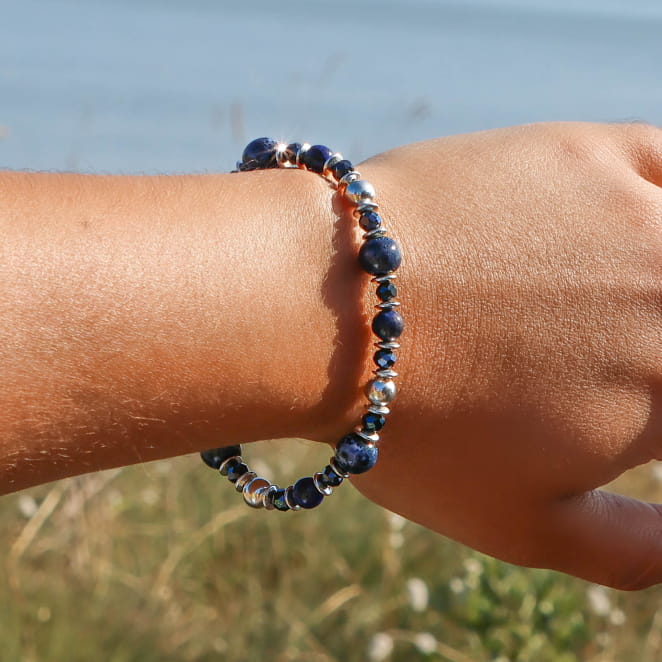 bracelet Elounda argenté avec perles bleu marine