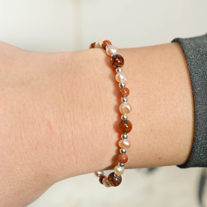 Bracelet Fantine en perles marron et finitions argentées, fait main en France