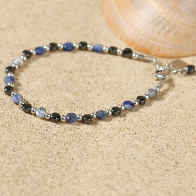 Bracelet Flotte argenté avec perles bleues, inspiration marine artisanale