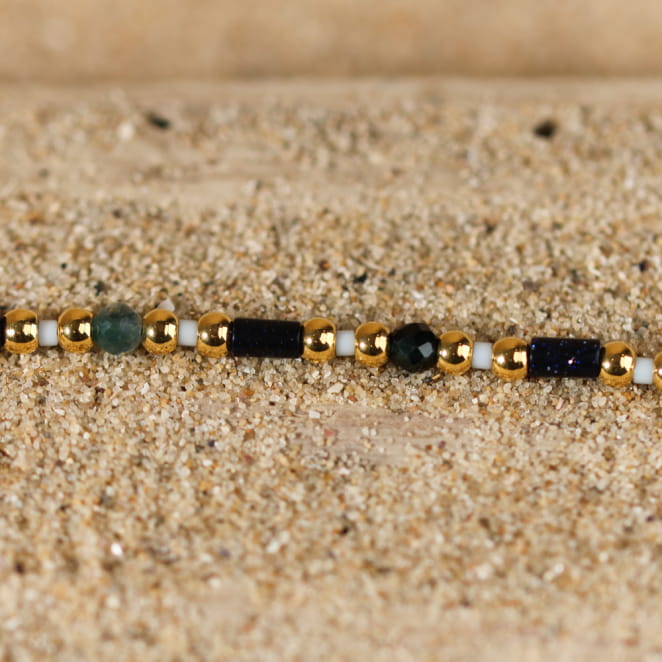 Bracelet perlé Genoise aux tons dorés et bleu foncé, fabrication artisanale française