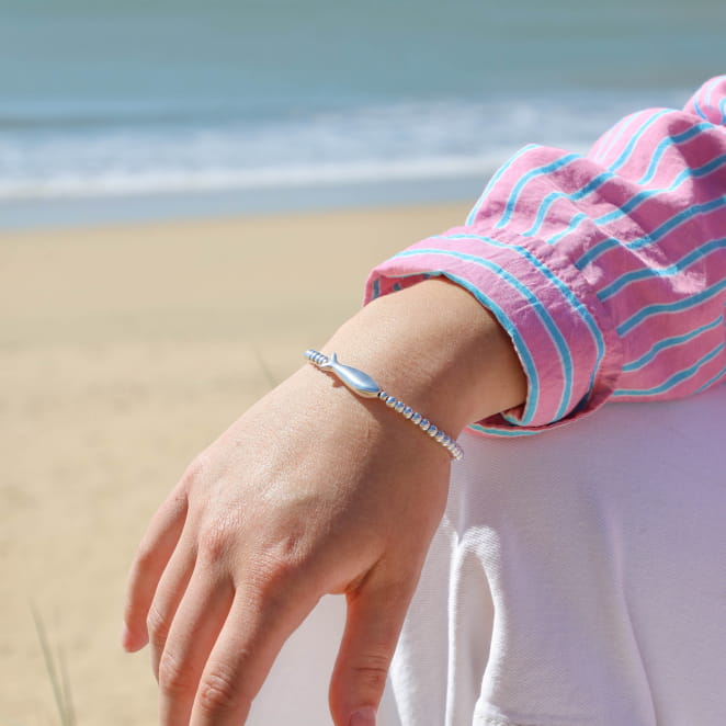 bracelet Guppy argenté, bijou artisanal fait main en France