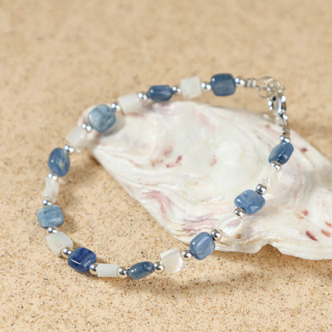 Bracelet Madère en perles bleu montana et éléments argentés, fait main en France