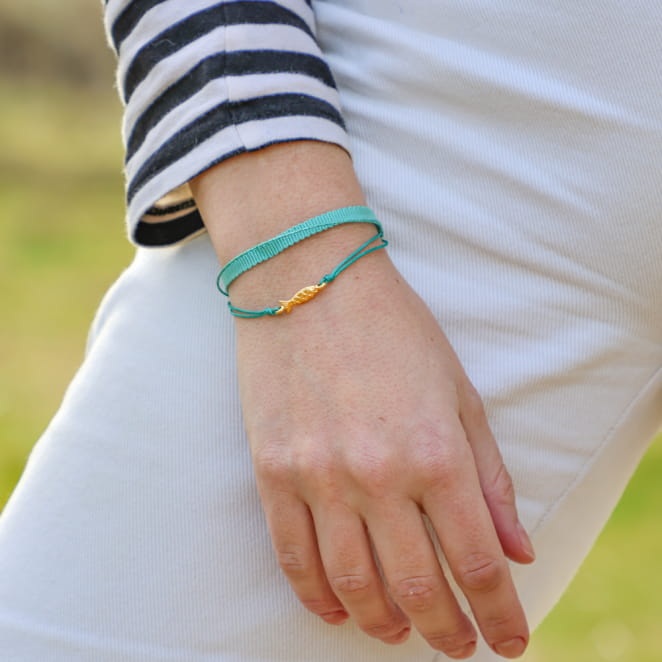 Bracelet Nevez doré, perles vert d’eau en camaïeu doux, style raffiné