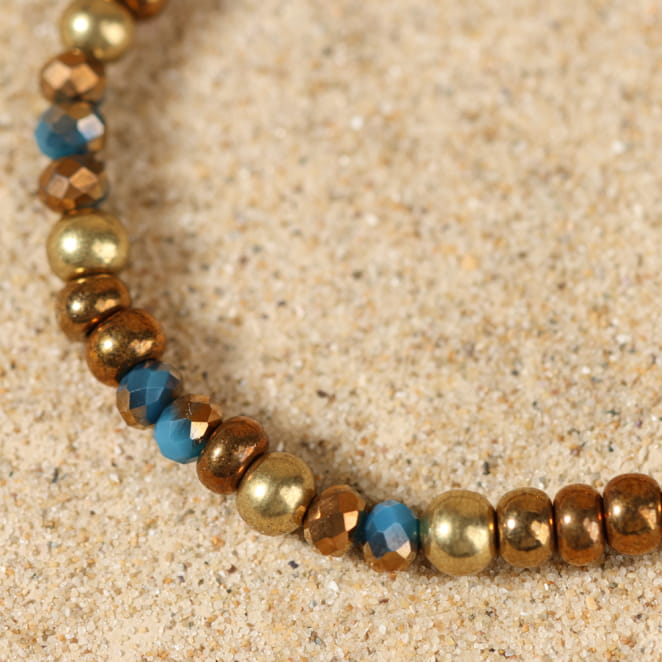 racelet Prusse bronze avec perles bleu pétrole – design élégant fait main sur oléron