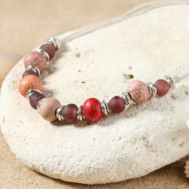 Collier perlé Bruyère aux tons violets et argentés, création artisanale française