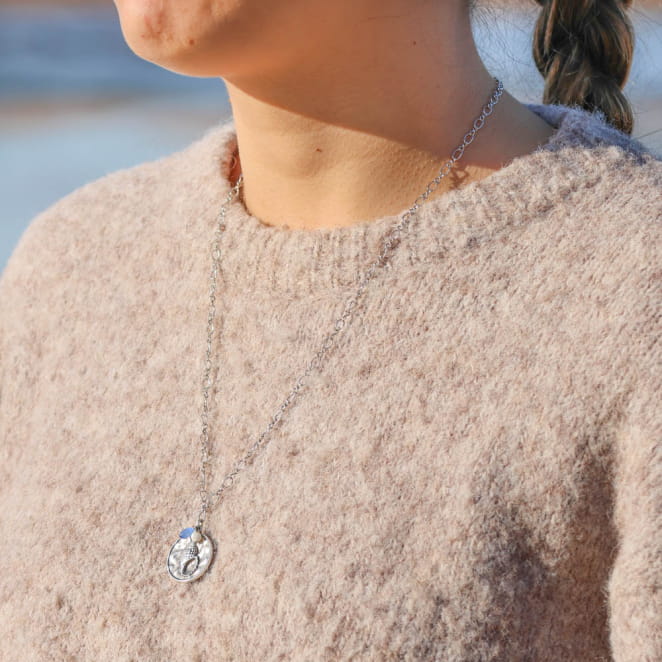 Collier Pêche argenté avec perles bleu ciel, bijou fait main en France