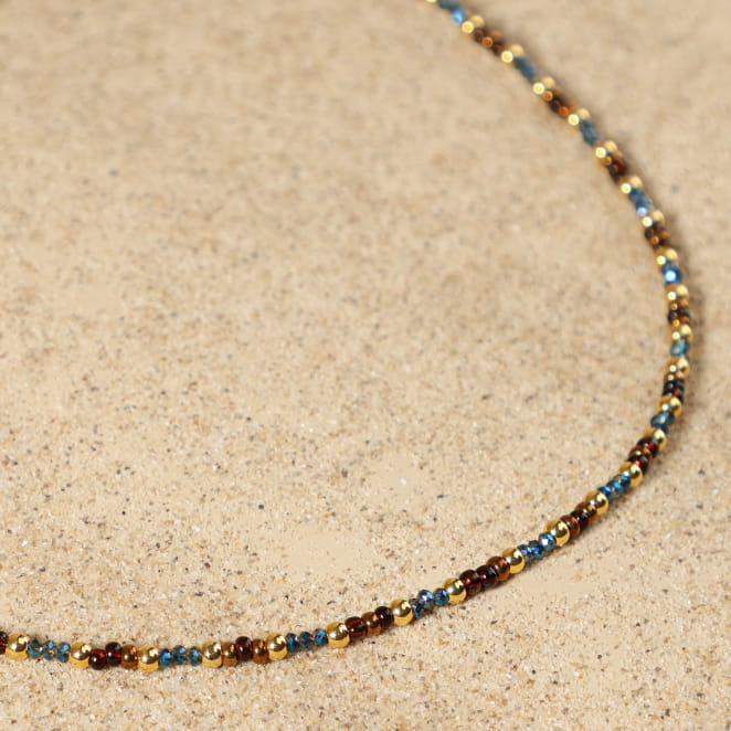 Bijou Ramses doré marron multicolore, collier fait main en France.