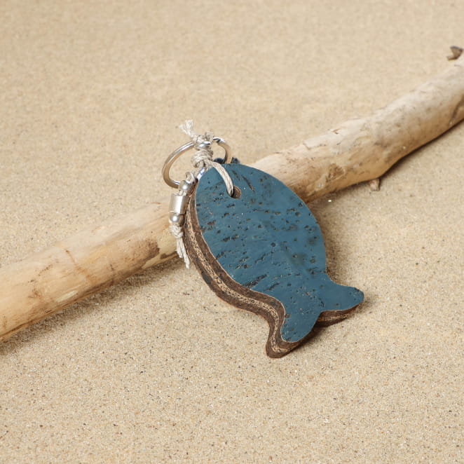 porte-clés Salmonete argenté avec poisson bleu marine