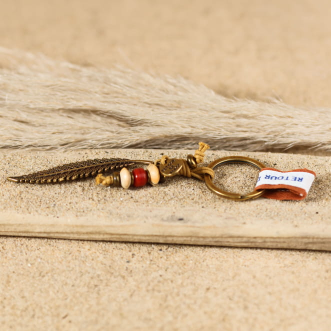 Porte-clés Balzac en métal bronze avec perles terracotta, fait main en France