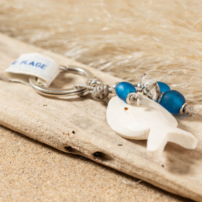 Les bijoux Retour de plage sont des bijoux fantaisie authentiques et uniques faits de perles naturelles qui racontent une histoire de nature ou d’océan à partager en famille ou entre amis.