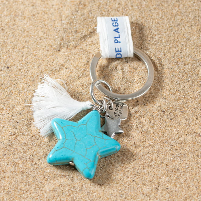 Porte-clés Sable turquoise sur le sable, étoile colorée et détails faits main.