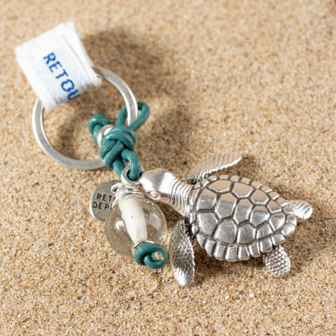 Porte-clefs artisanal fabriqué à la main sur l'île d'oléron. Made in france