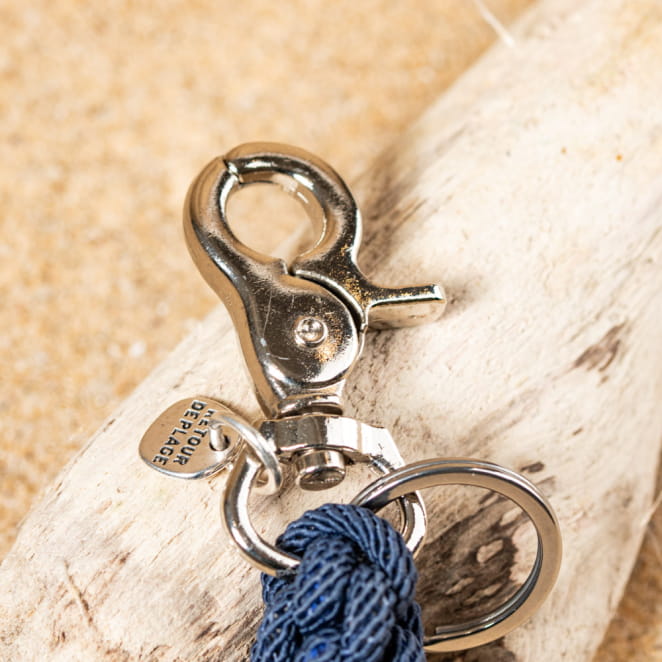 Retour de plage, une entreprise locale engagée dans le développement durable qui créée et fabrique des bijoux fantaisies made in France sur l’Île d’Oléron.