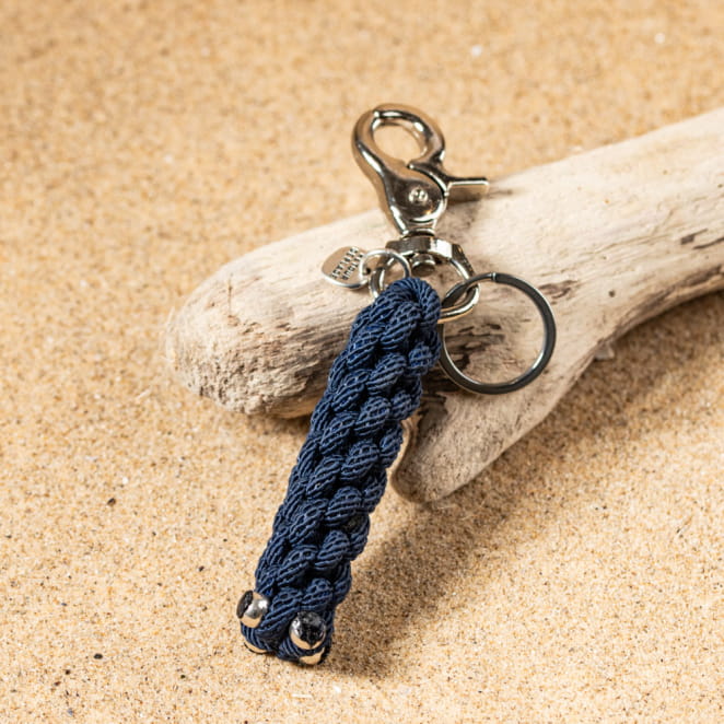 Découvrez Mika, un porte-clefs inspiré de l’océan fabriqué artisanalement sur l’île d’Oléron.