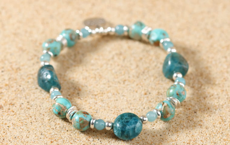 Bracelet en perles : une idée cadeau pour célébrer nos mamies