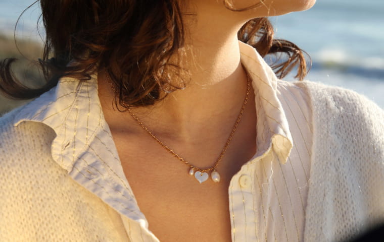 Collier ras de cou : Retrouvez nos idées de cadeaux !