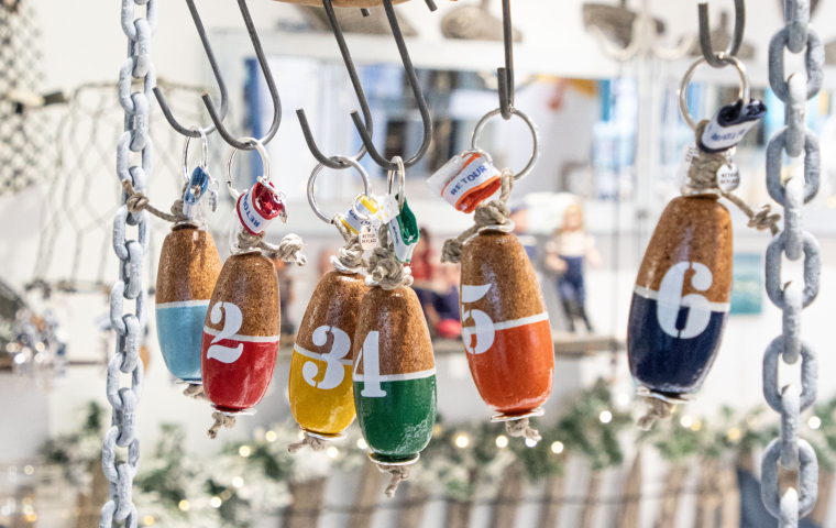 Porte-clés original en bois, en perles, en liège...