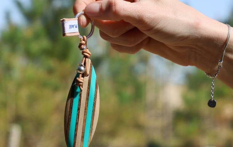 Porte-clés en bois artisanal : lequel choisir ?
