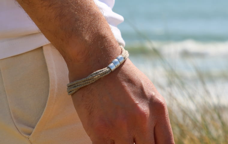 Bijoux homme : des accessoires plein de caractère