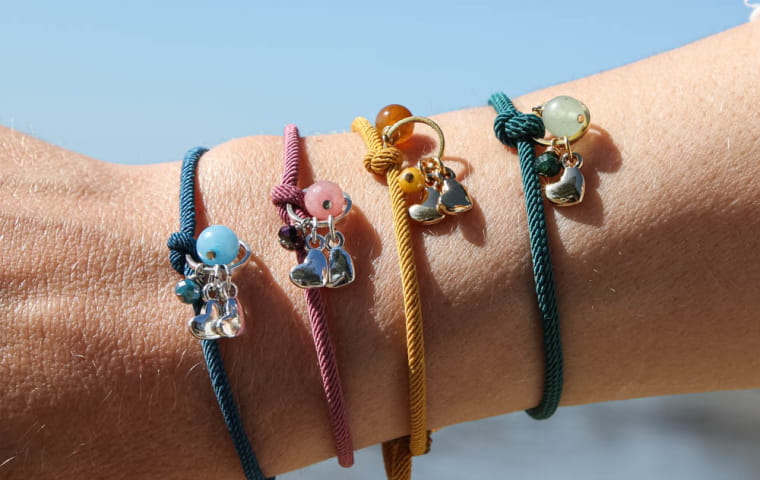 Bracelet personnalisé pour femme : nos idées de cadeaux pour la fête des mères