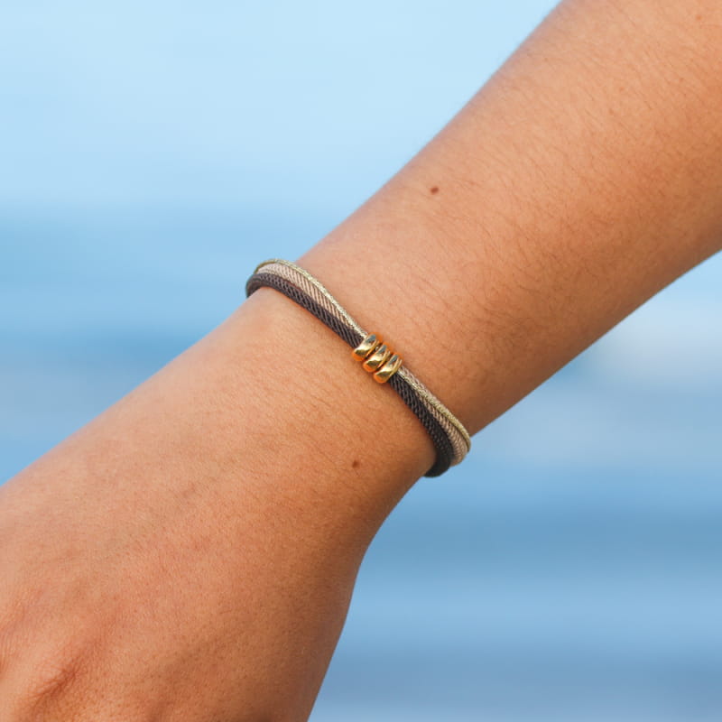 Bracelet Cordelette Noir Avec Coquillage Doré Pour Femme - Neuf Avec étiquettes - Style Bohème Plage